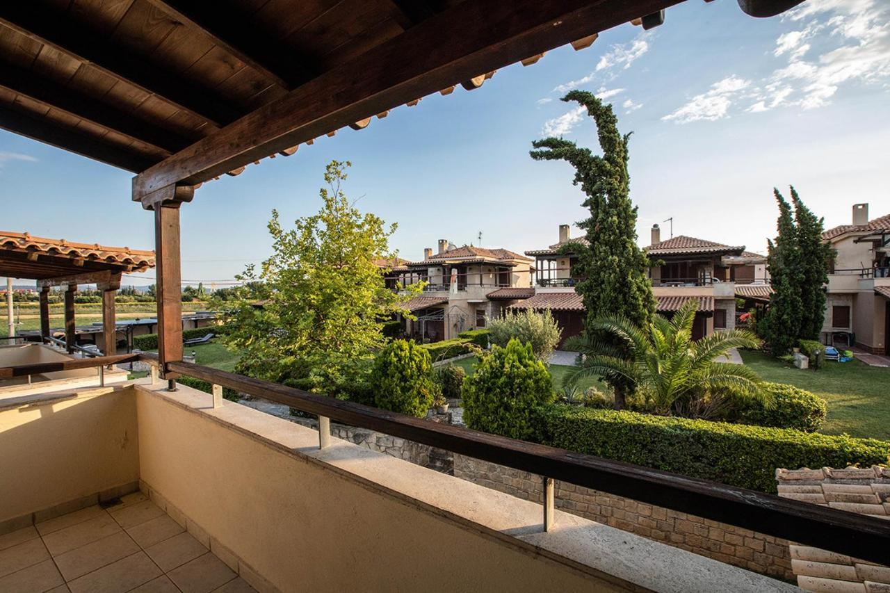 Porto Thea Alexandra Shared Pool Villa, Afytos Bagian luar foto