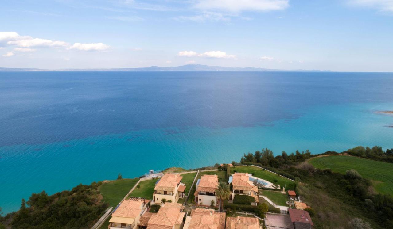 Porto Thea Alexandra Shared Pool Villa, Afytos Bagian luar foto