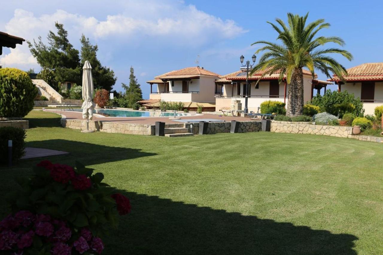 Porto Thea Alexandra Shared Pool Villa, Afytos Bagian luar foto