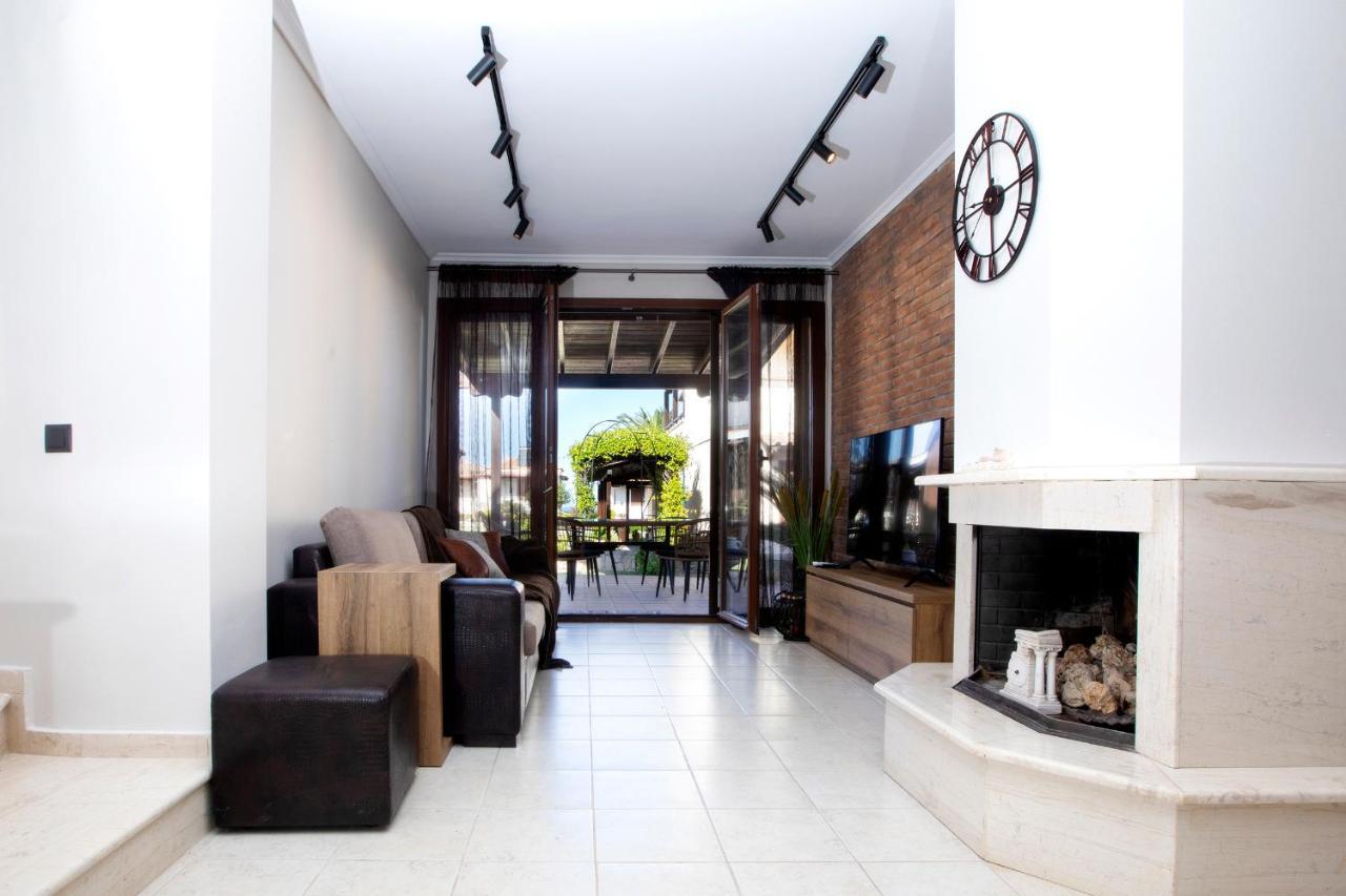 Porto Thea Alexandra Shared Pool Villa, Afytos Bagian luar foto